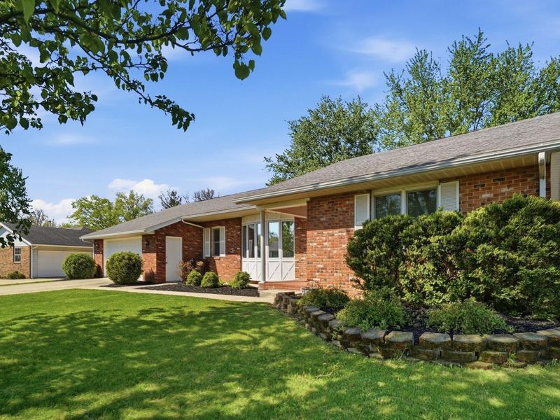 833 Glyncrest Drive, Wapakoneta, OH 45895 Photo 8