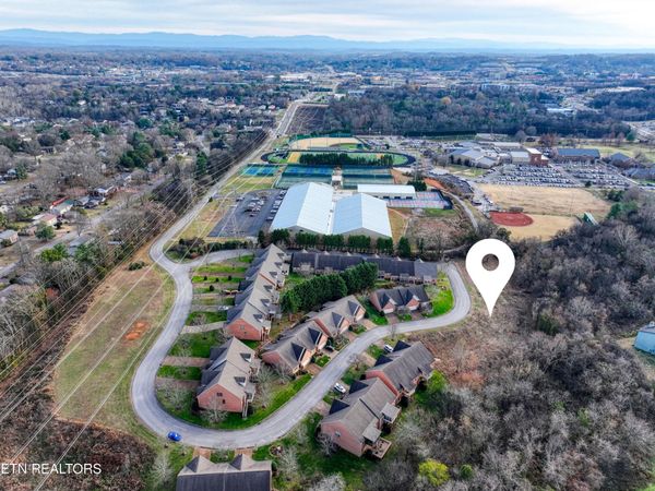 Racquet Club Way, Knoxville, TN 37923