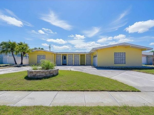 9625 COMMODORE DRIVE , SEMINOLE, FL 33776