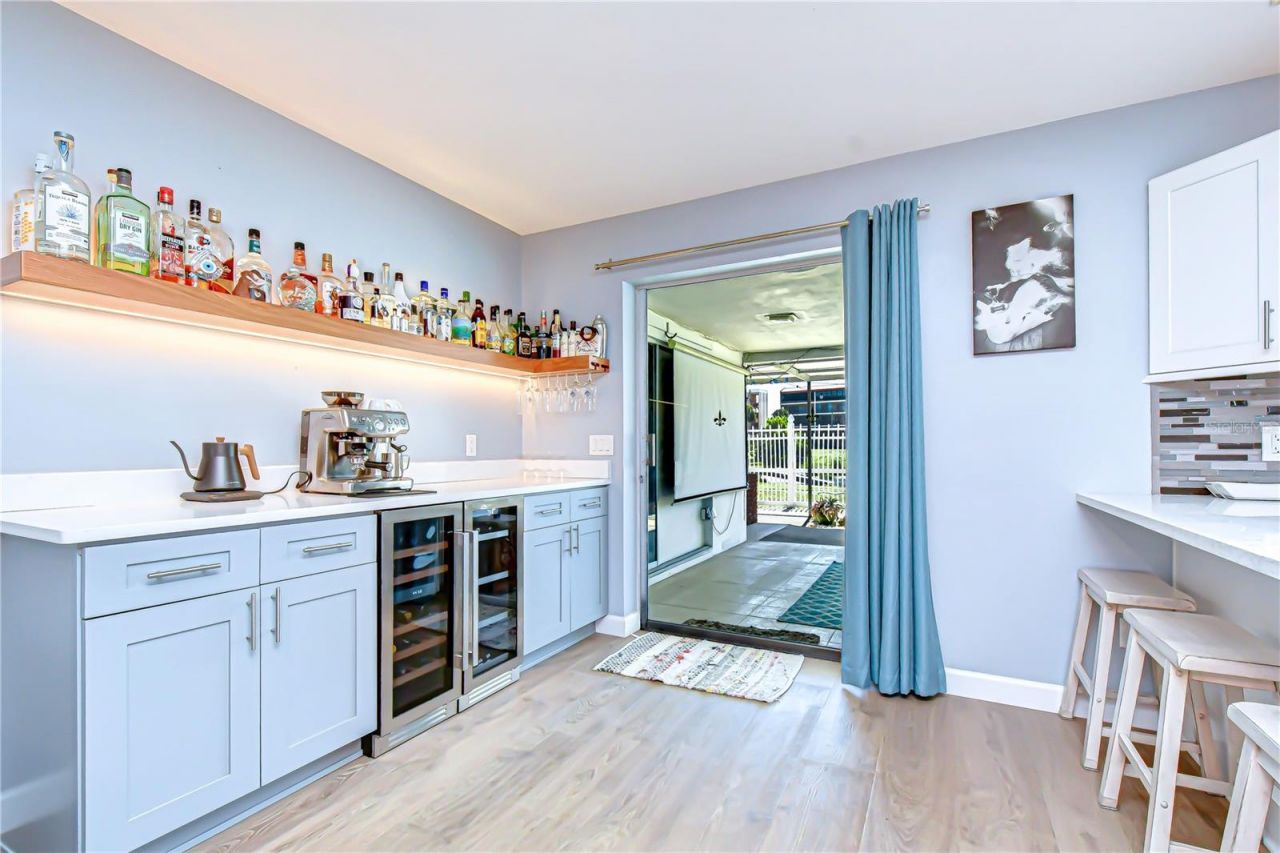 9625 Commodore Drive , Seminole, FL 33776 Photo