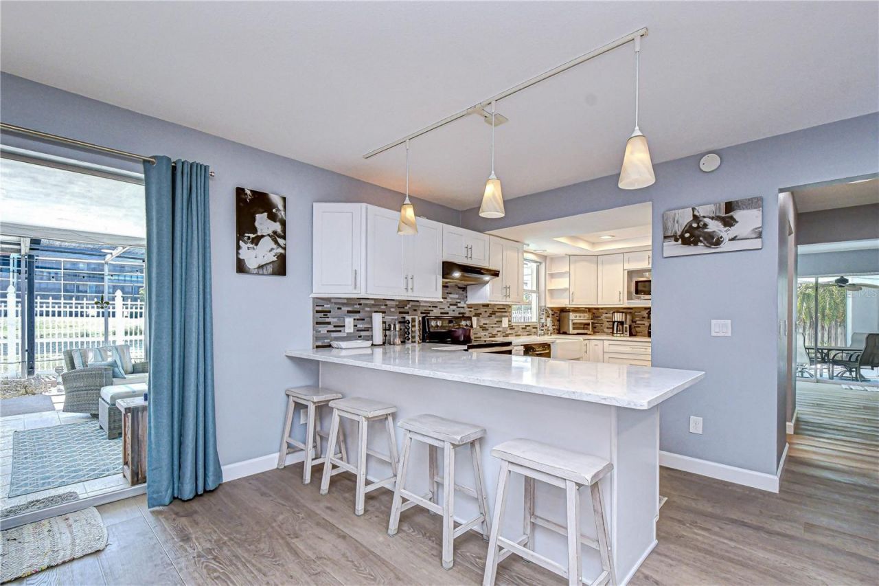 9625 Commodore Drive , Seminole, FL 33776 Photo