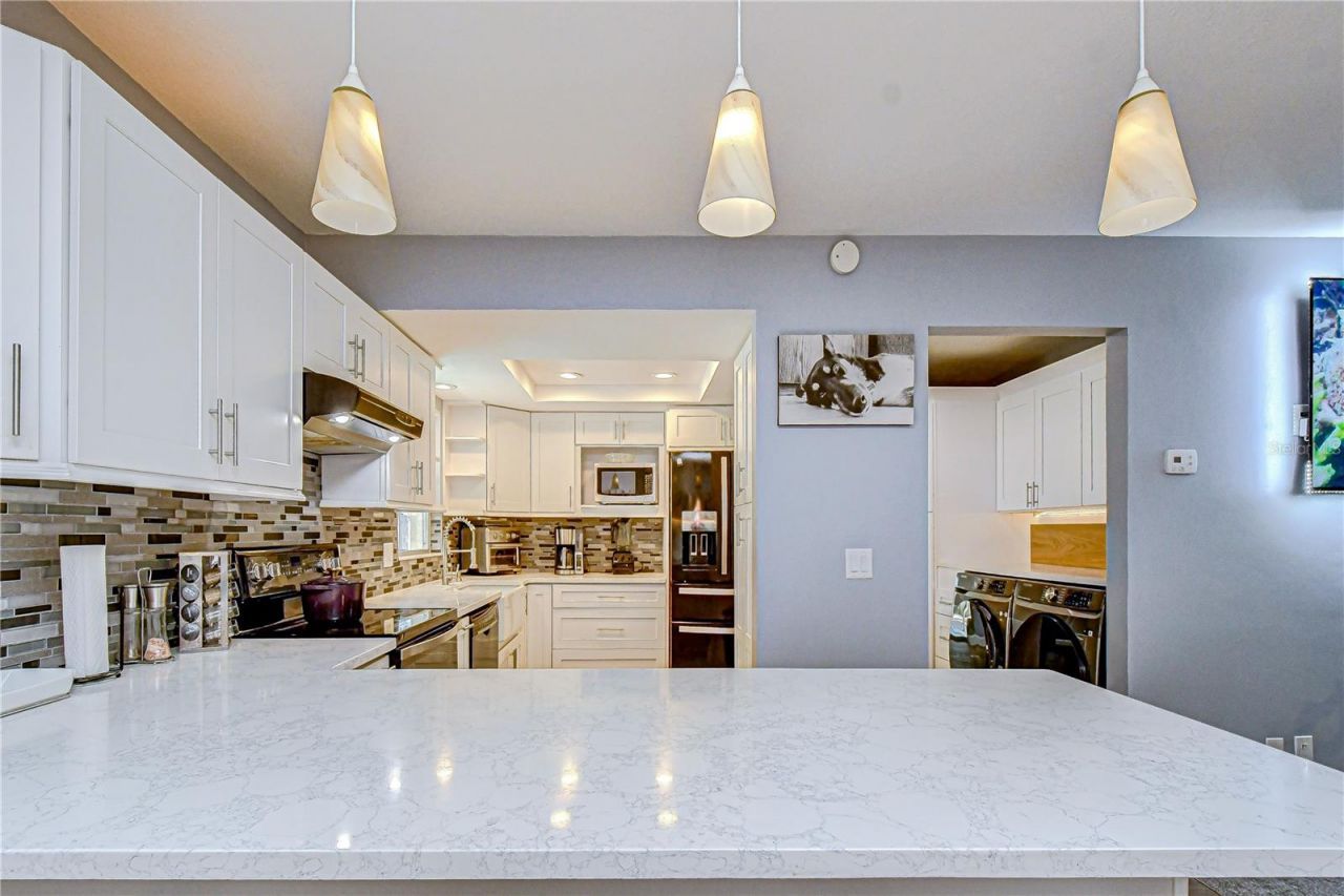 9625 Commodore Drive , Seminole, FL 33776 Photo