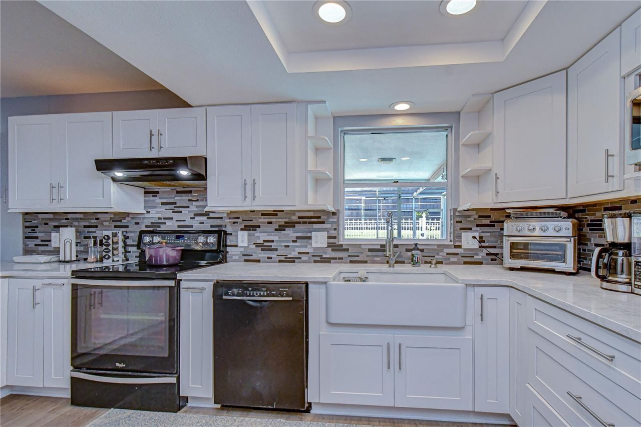 9625 Commodore Drive , Seminole, FL 33776 Photo