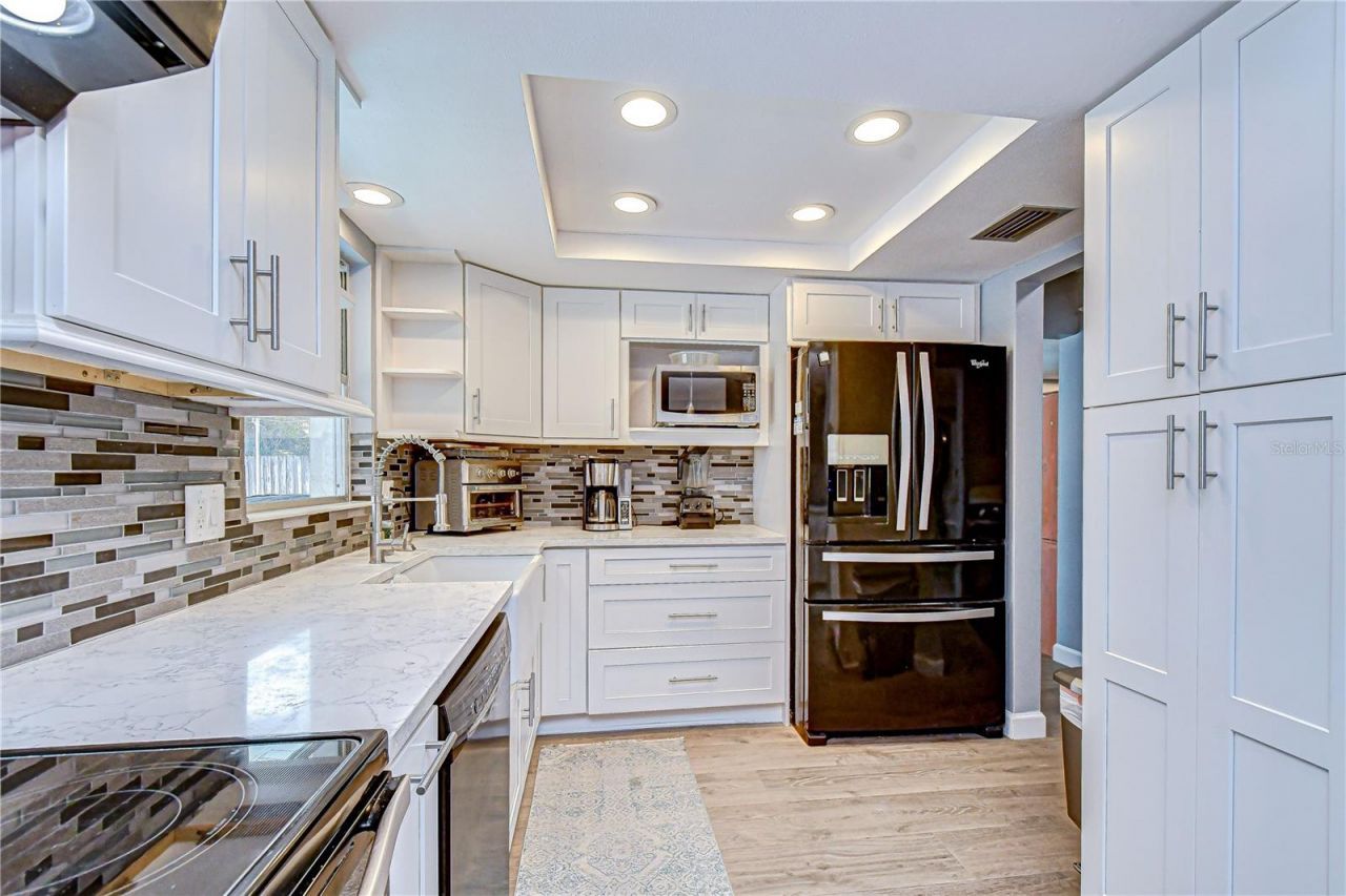 9625 Commodore Drive , Seminole, FL 33776 Photo