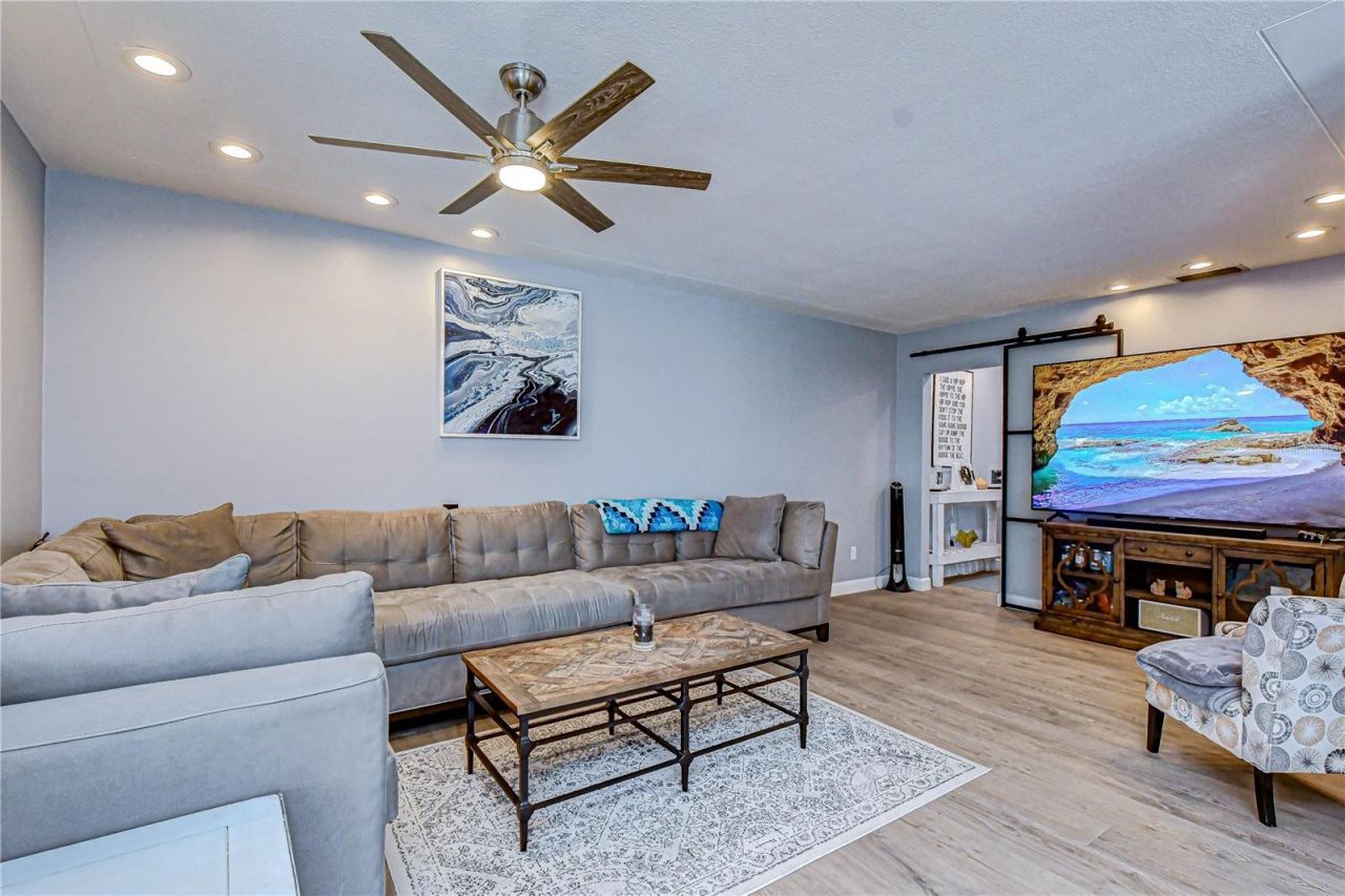 9625 Commodore Drive , Seminole, FL 33776 Photo