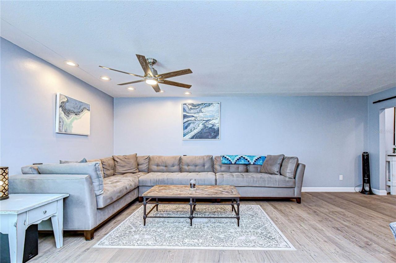 9625 Commodore Drive , Seminole, FL 33776 Photo