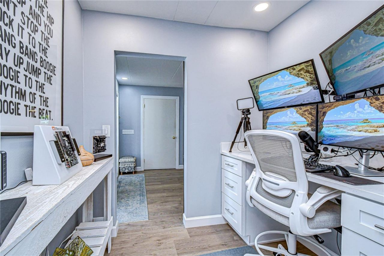 9625 Commodore Drive , Seminole, FL 33776 Photo