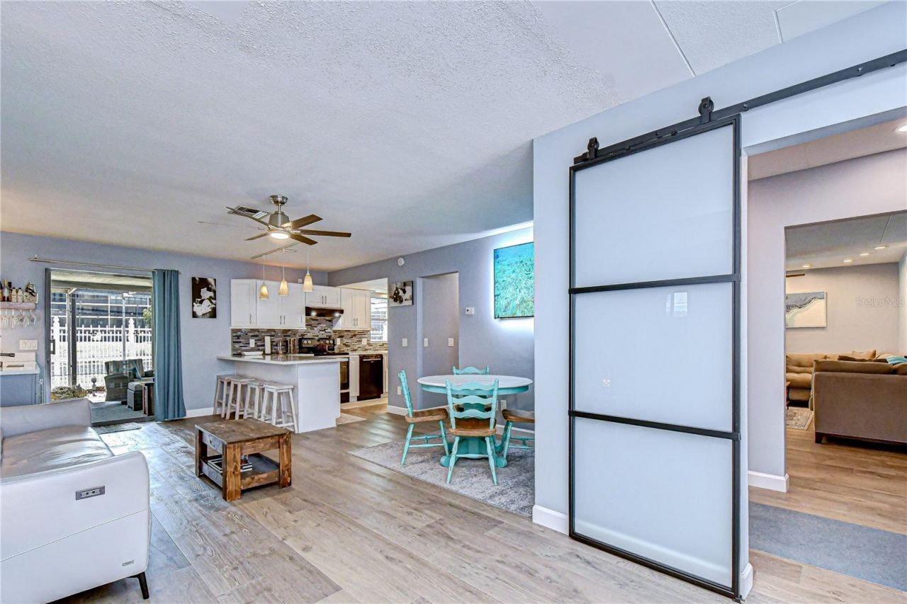 9625 Commodore Drive , Seminole, FL 33776 Photo