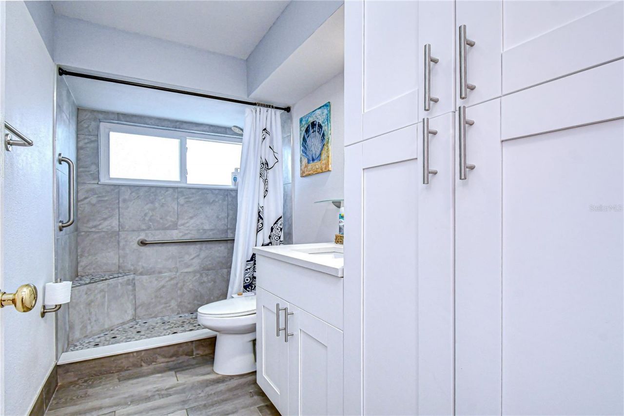 9625 Commodore Drive , Seminole, FL 33776 Photo