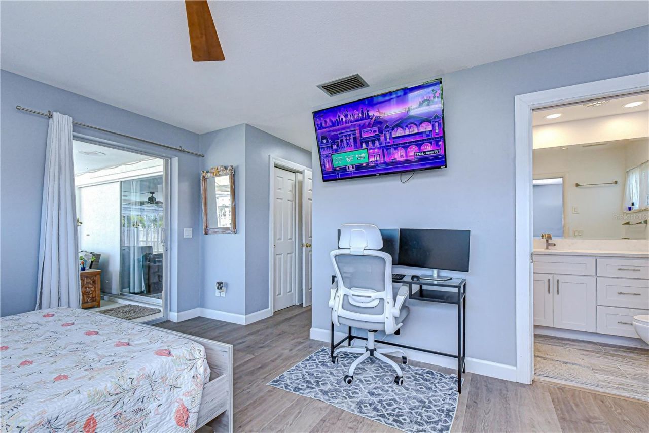 9625 Commodore Drive , Seminole, FL 33776 Photo