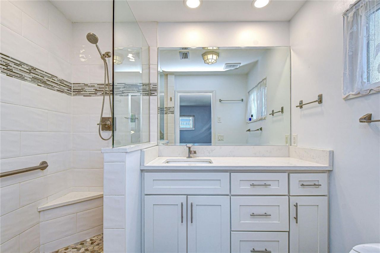 9625 Commodore Drive , Seminole, FL 33776 Photo