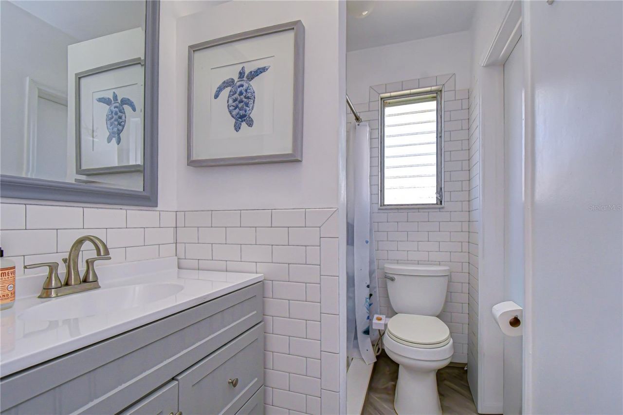 9625 Commodore Drive , Seminole, FL 33776 Photo