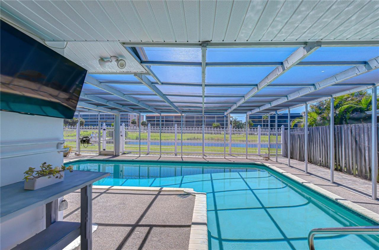 9625 Commodore Drive , Seminole, FL 33776 Photo