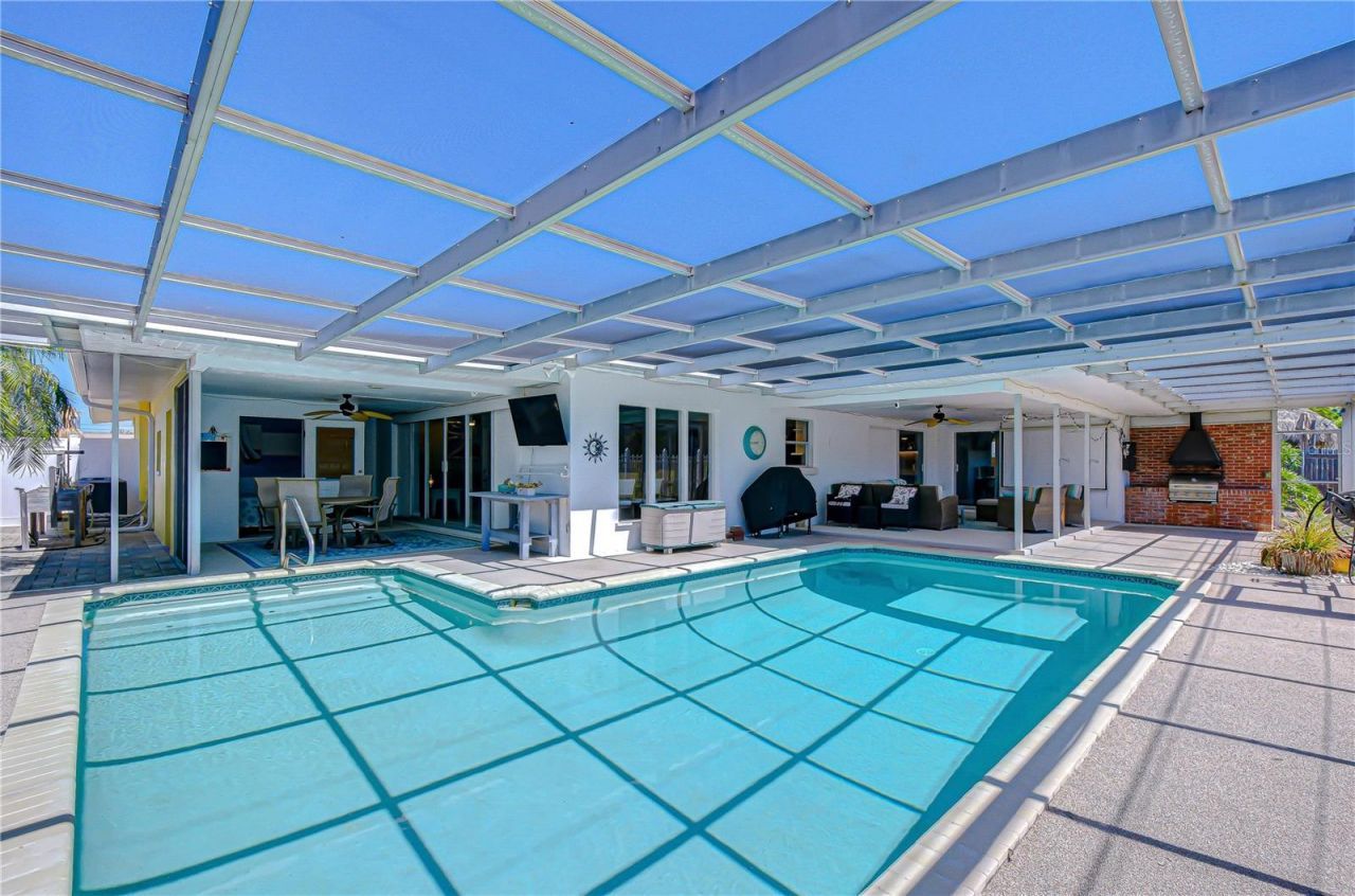 9625 Commodore Drive , Seminole, FL 33776 Photo