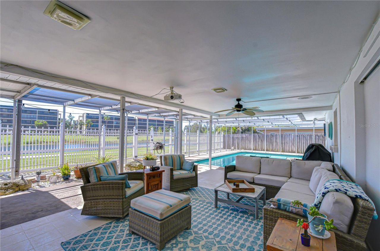 9625 Commodore Drive , Seminole, FL 33776 Photo