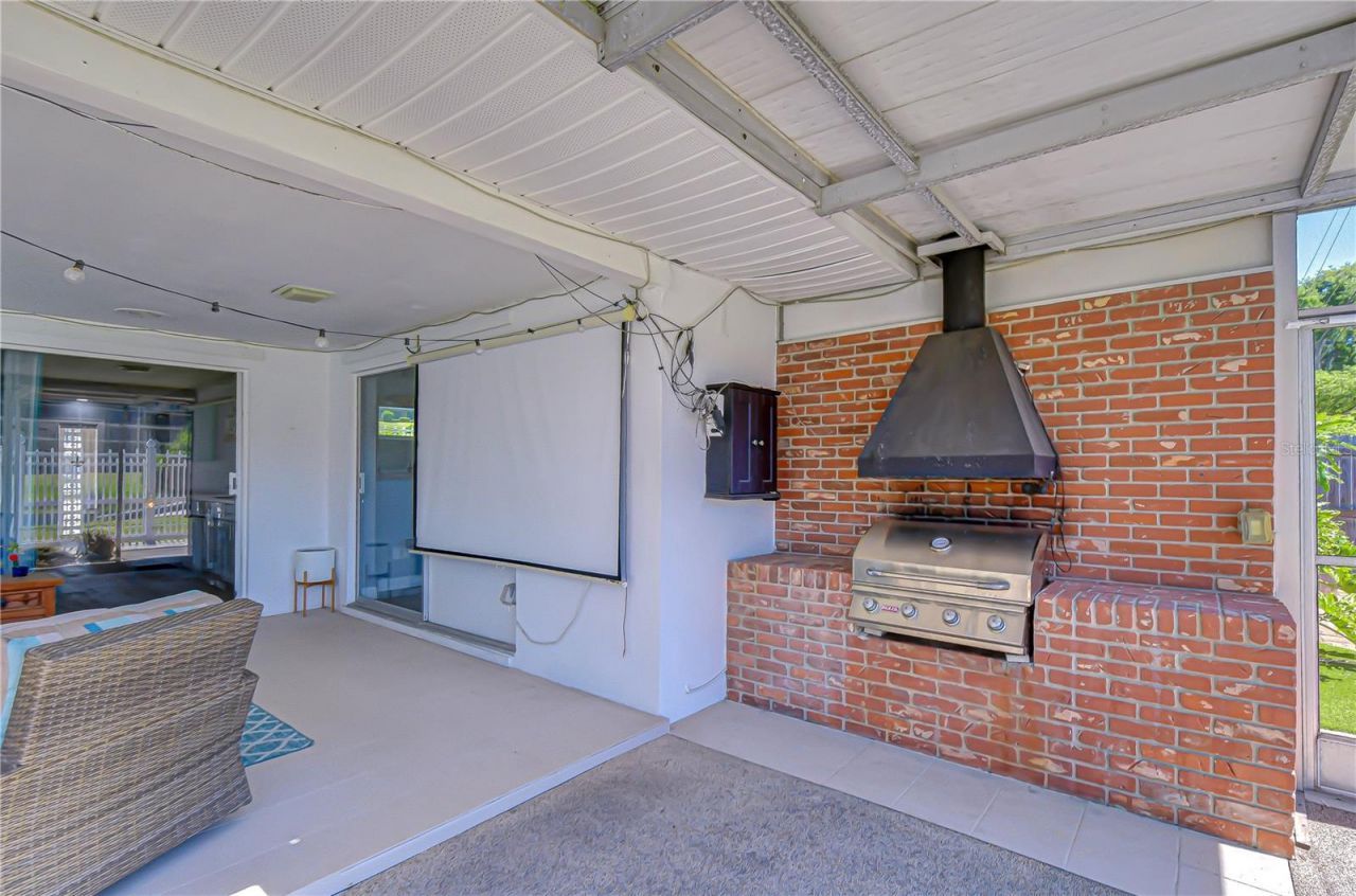 9625 Commodore Drive , Seminole, FL 33776 Photo