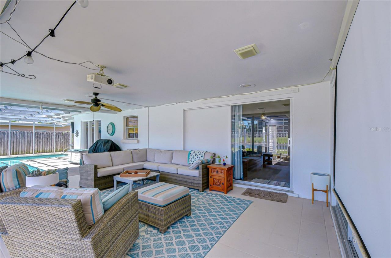 9625 Commodore Drive , Seminole, FL 33776 Photo