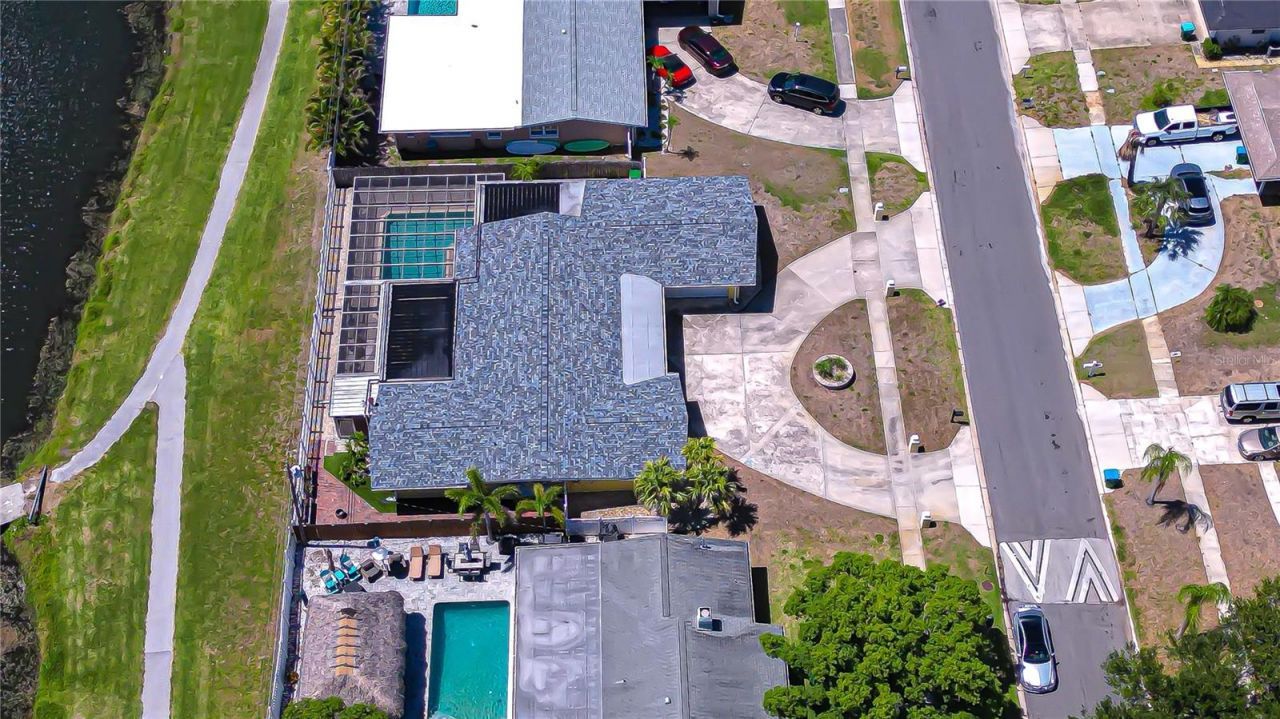 9625 Commodore Drive , Seminole, FL 33776 Photo