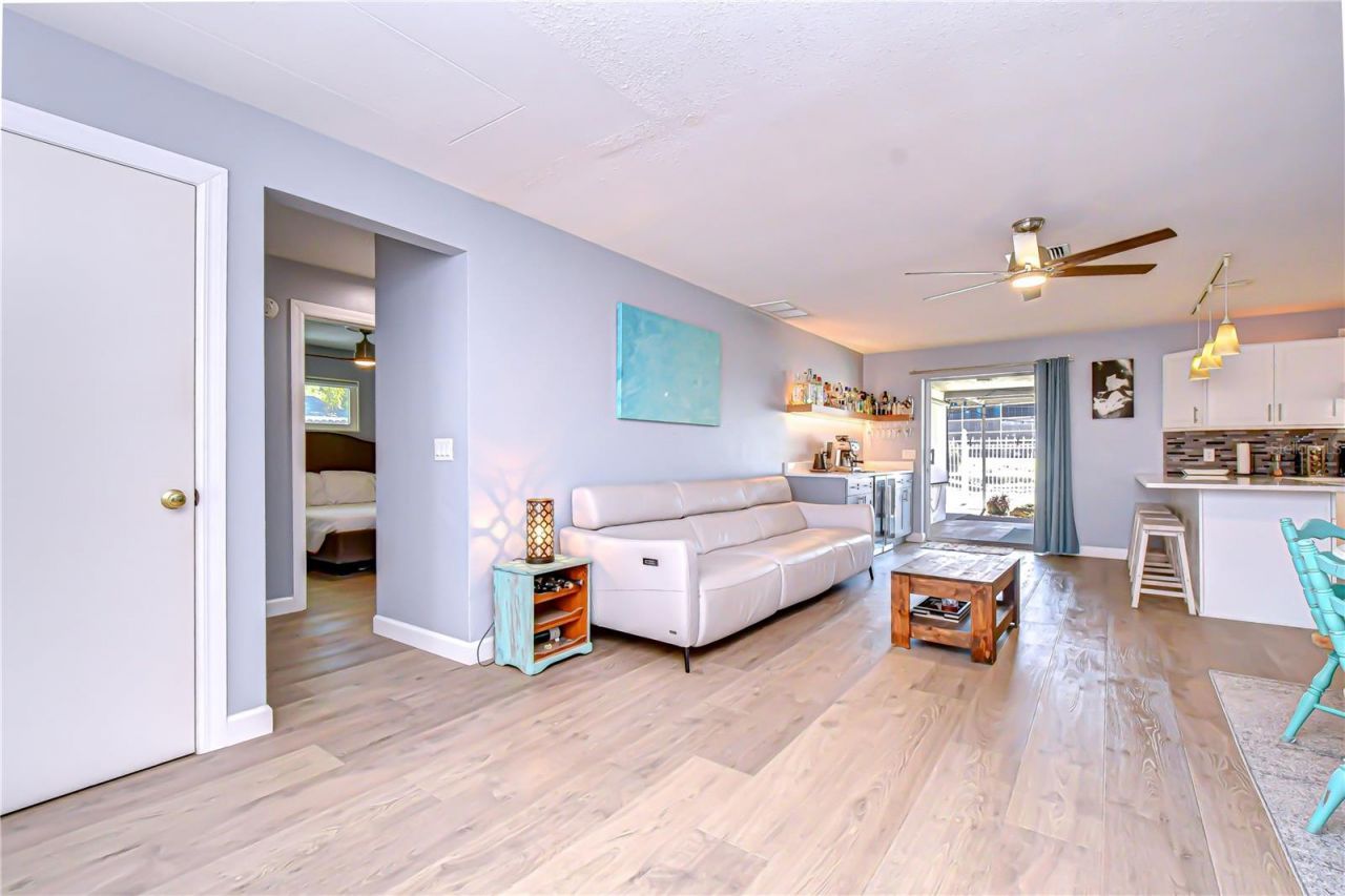 9625 Commodore Drive , Seminole, FL 33776 Photo