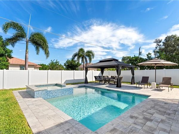 543 107th AVE N, NAPLES, FL 34108