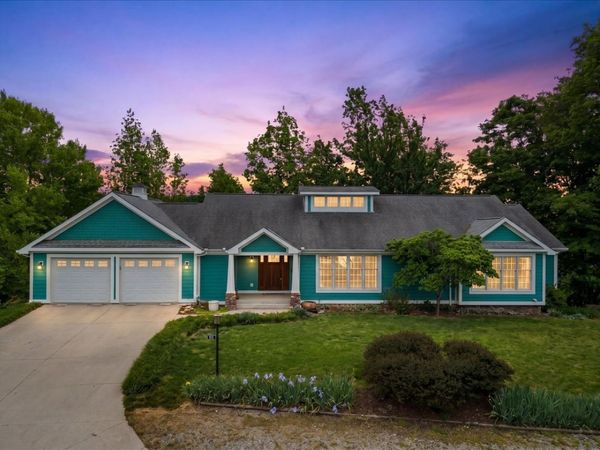 615 Seaton Dr , Smithville, TN 37166