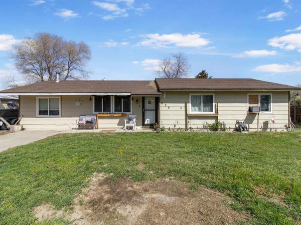 636 Main St N, Hansen, ID 83334