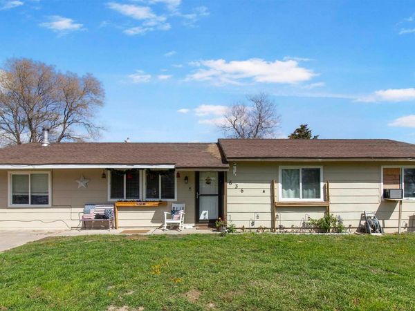 636 Main St N, Hansen, ID 83334
