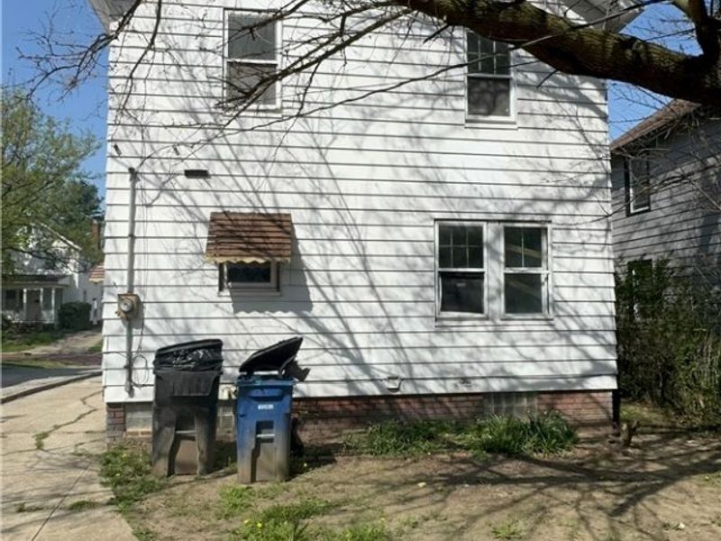 1075 E 177th Street, Cleveland, OH 44119 Photo 2