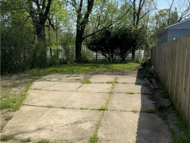 1075 E 177th Street, Cleveland, OH 44119 Photo 3