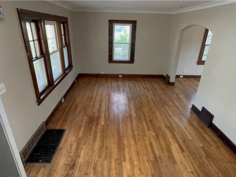 1075 E 177th Street, Cleveland, OH 44119 Photo 5