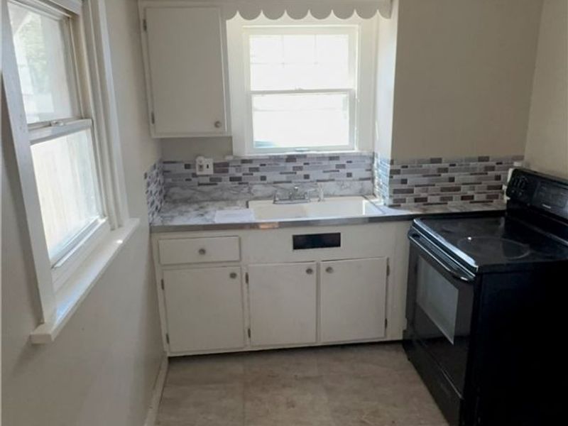 1075 E 177th Street, Cleveland, OH 44119 Photo 8