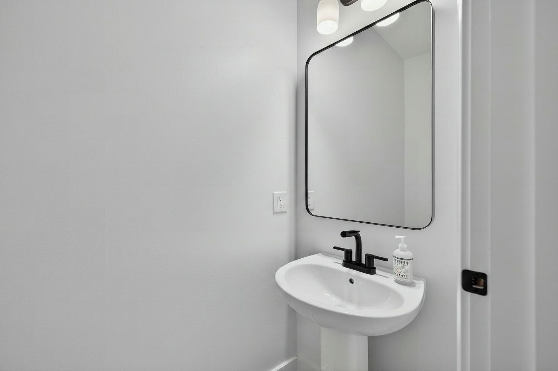 327 Hillman Trail Photo 13