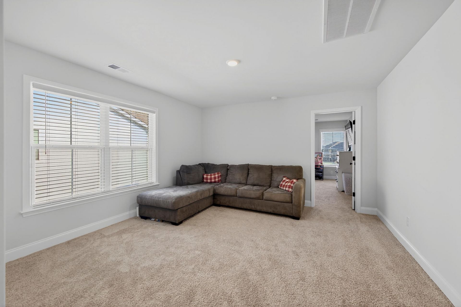 327 Hillman Trail Photo 15