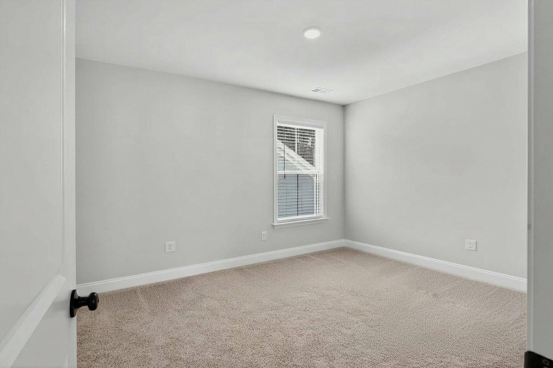 327 Hillman Trail Photo 32