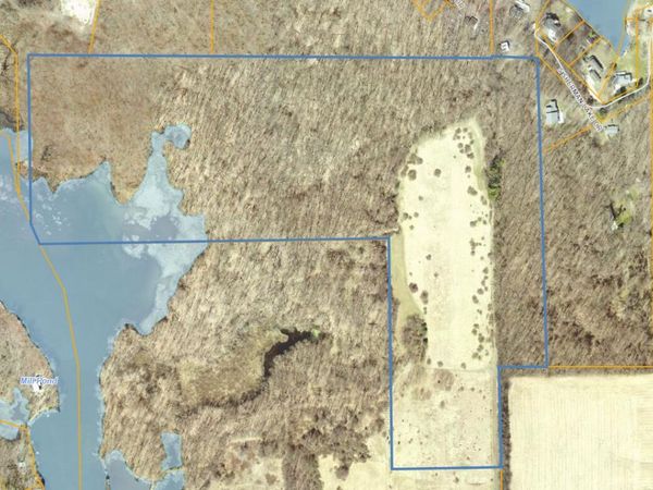 E G Avenue, Augusta, MI 49012