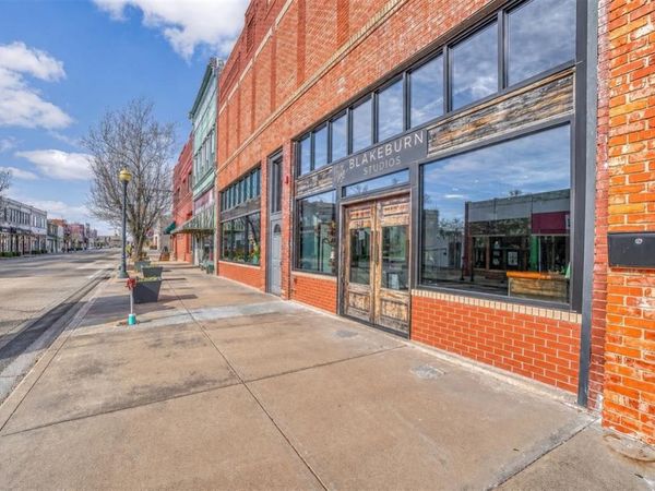 417 Frisco Avenue, Clinton, OK 73601