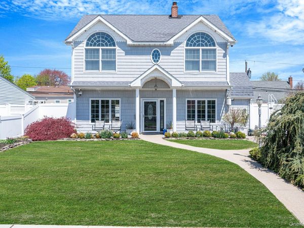 71 Hill Lane , Levittown, NY 11756