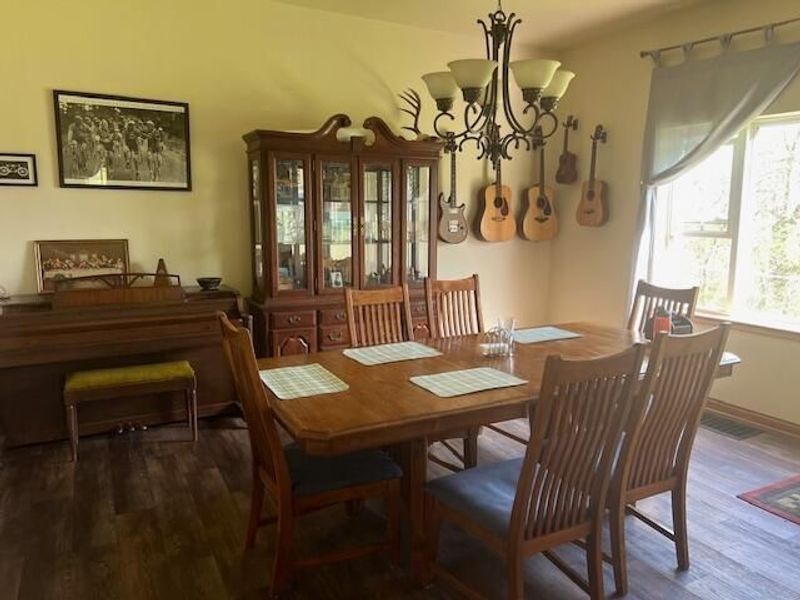 5470 N River Road E, Zanesville, OH 43701 Photo 17