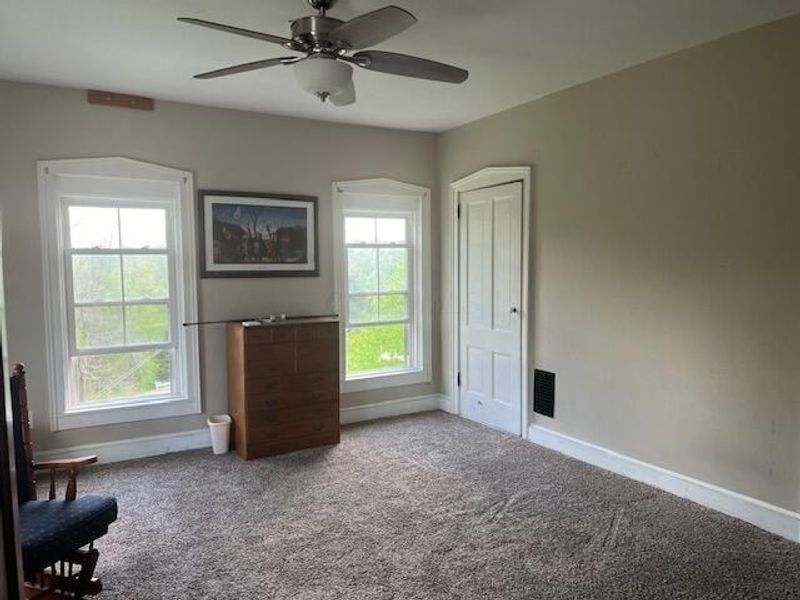 5470 N River Road E, Zanesville, OH 43701 Photo 20