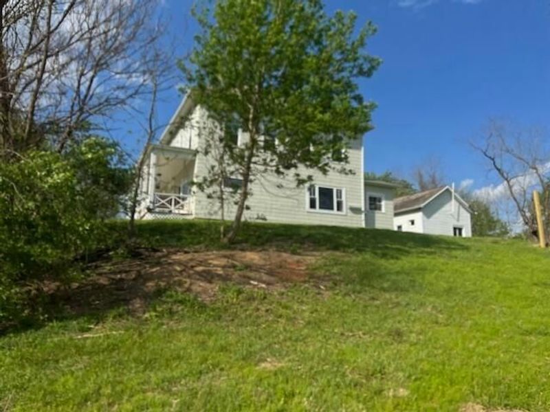 5470 N River Road E, Zanesville, OH 43701 Photo 4