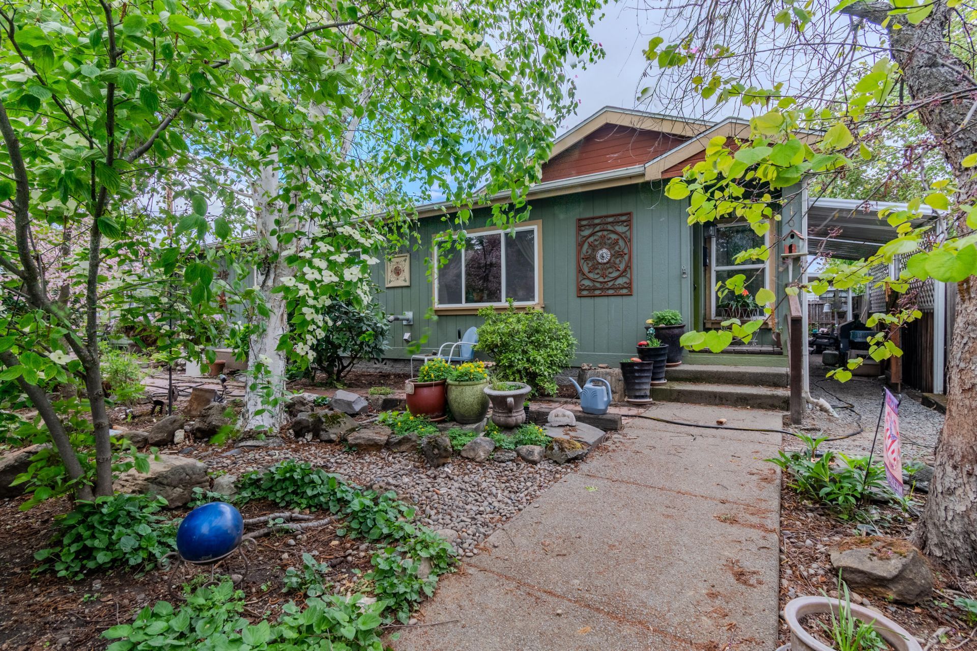 110 W 5th Street, Phoenix, OR 97535 Main Photo