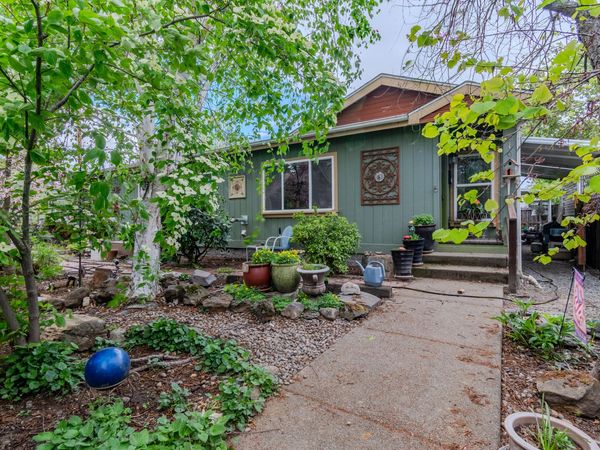 110 W 5th Street, Phoenix, OR 97535