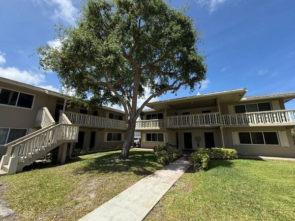 265 SW 7th Street, Unit 4, Boca Raton, FL 33432