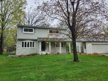 2590 Glenbrook Avenue N, Oakdale, MN 55128