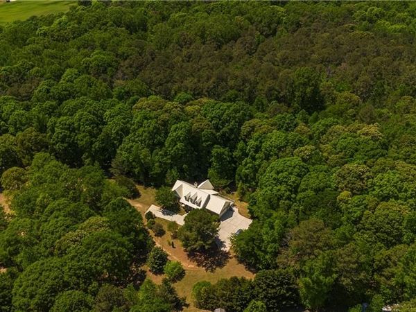 550 Oak Ridge Drive , Oxford, GA 30054