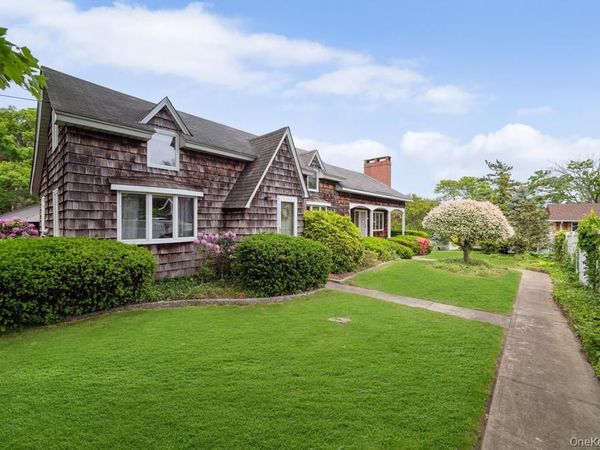 9 Lakeland Avenue, Patchogue, NY 11772