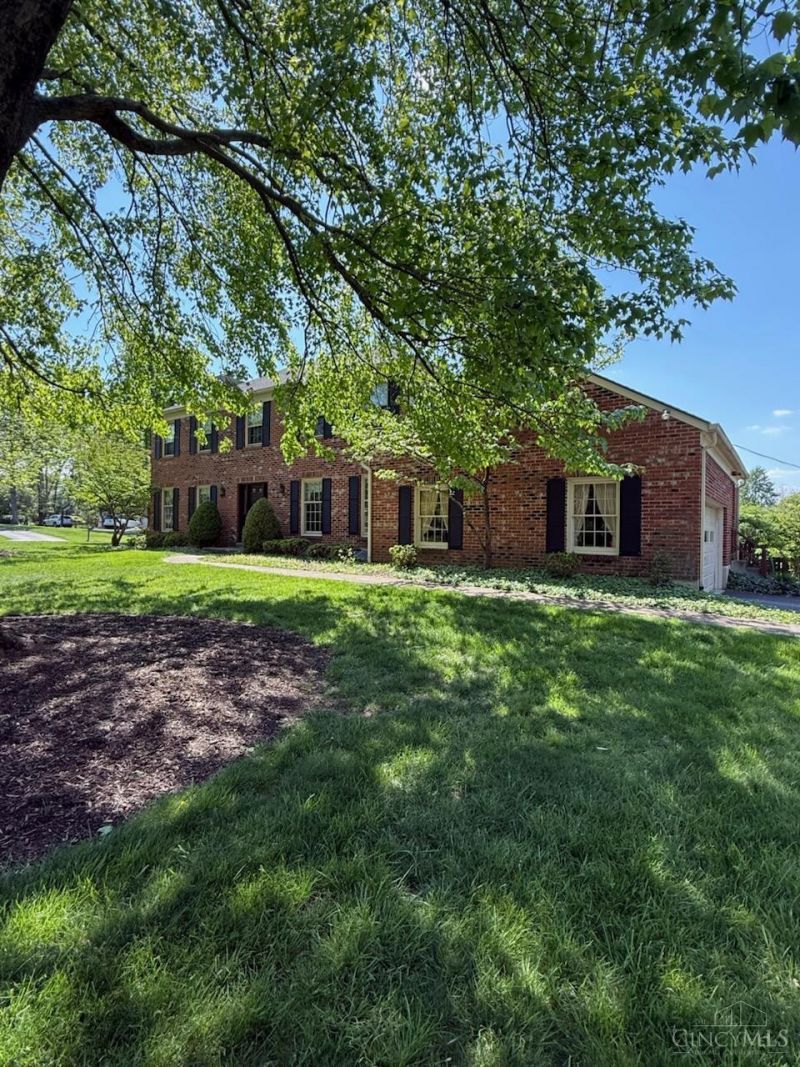 9901 Knollwind Drive, Montgomery, OH 45242 Main Photo