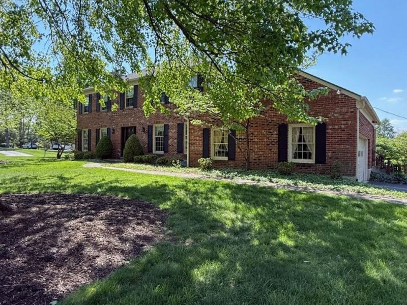 9901 Knollwind Drive, Montgomery, OH 45242 Photo 1