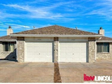 3900 & 3920 Sweetbriar Lane , Lincoln, NE 68516