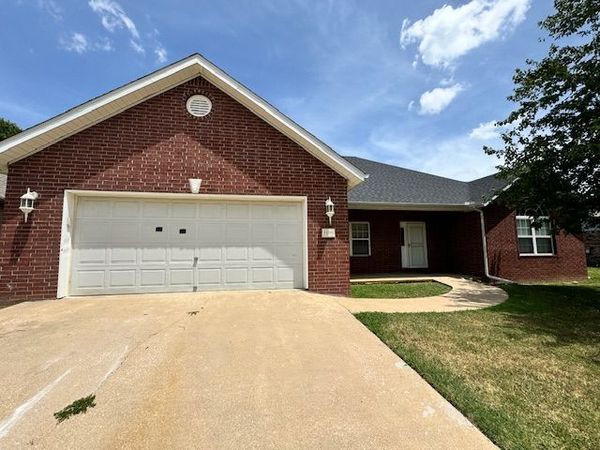 1109 N Wren Drive , Rogers, AR 72756